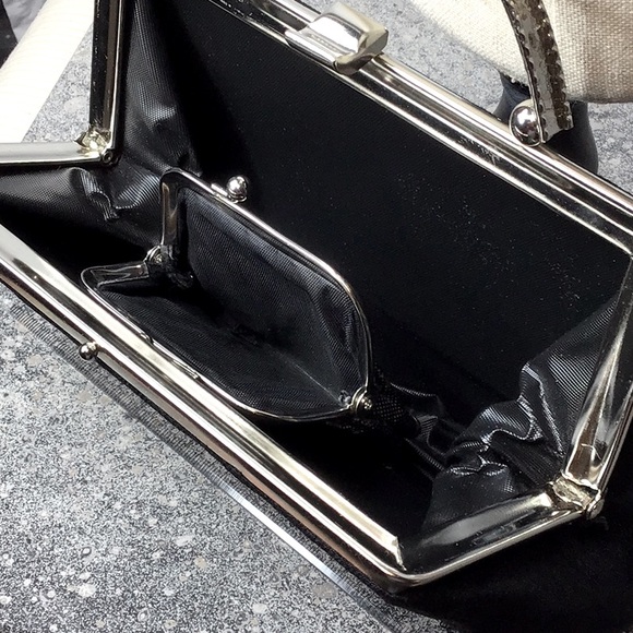 ⚜️ VTG Black Chiffon Ornate Chrome Hardware Snap Lock with Coin Purse - Picture 5 of 9